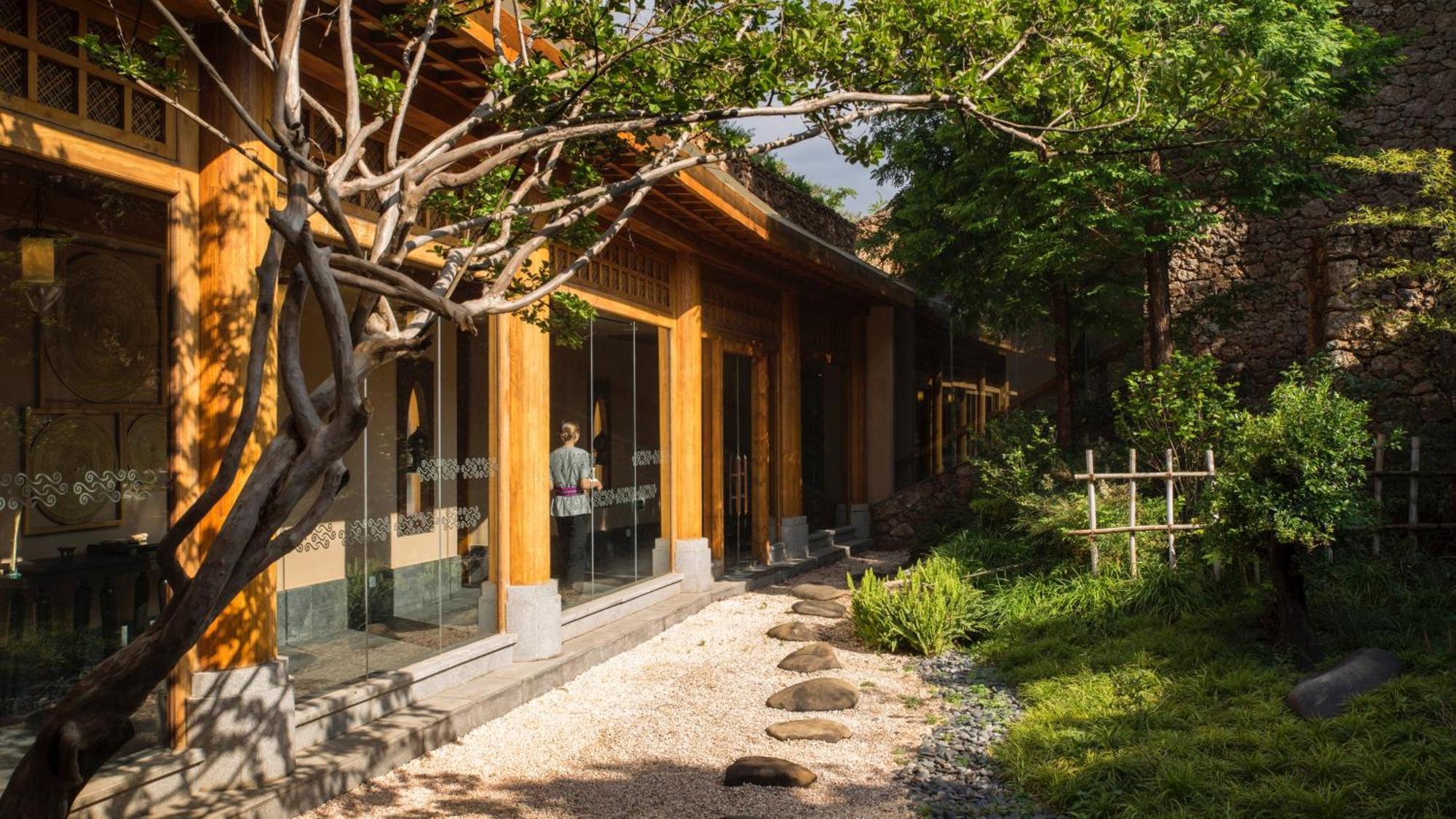 Intercontinental Lijiang Ancient Town Resort By Ihg Lijiang (Yunnan) Exterior foto